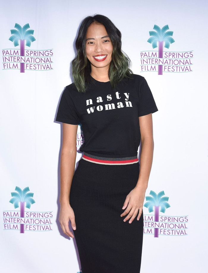 Nữ người mẫu Jenn An cáo buộc&nbsp;rapper Kanye West hành vi bạo lực tình dục.