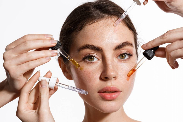 Retinol và Niacinamide là một bộ đôi hoàn hảo được các bác sĩ da liễu khuyên dùng.