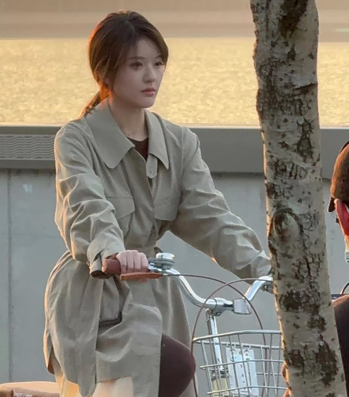 Trạng thái khác lạ đáng lo ngại của Triệu Lộ Tư.