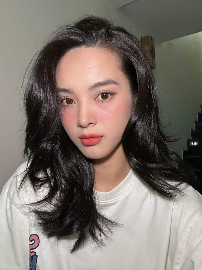 Cô nàng sở hữu nhiều nét đẹp tự nhiên. Ảnh: FBNV