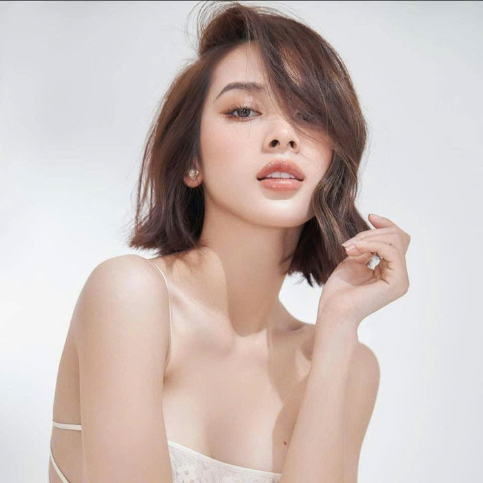 Nhan sắc Quỳnh Lương không thua kém bất kỳ mỹ nhân nào trong showbiz. Ảnh: FBNV