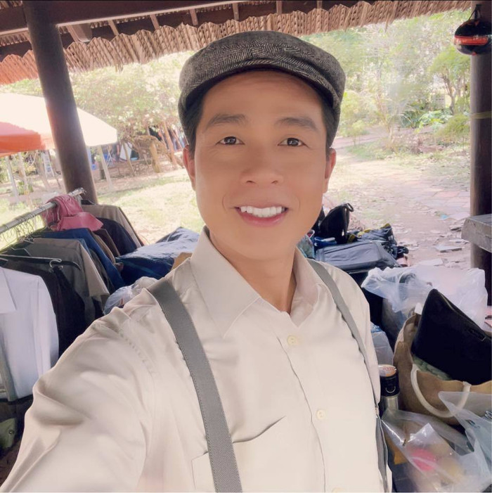 Hòa Hiệp trẻ trung, độc thân ở tuổi 42, tích cực tham gia nghệ thuật.