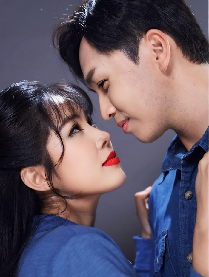 Lê Phương đăng ảnh thân thiết bên Bạch Công Khanh và gửi lời chúc mừng sinh nhật đến nam ca sĩ. (Ảnh: FBNV)
