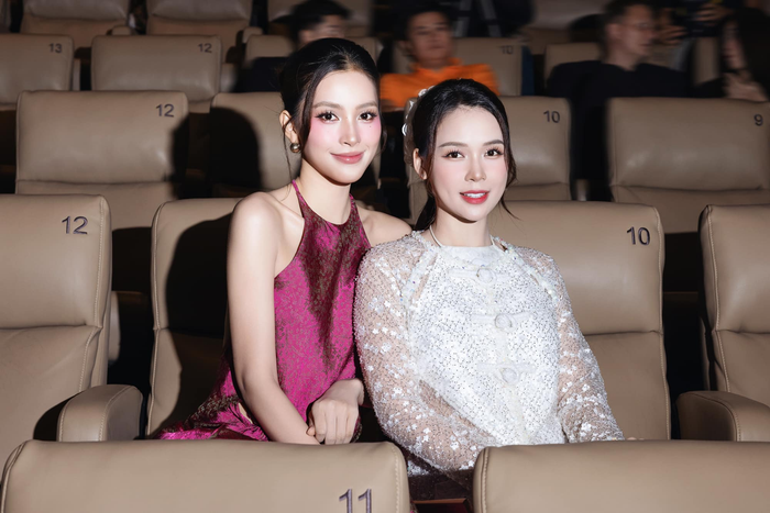 Tiểu Vy đọ sắc cùng Sam trong sự kiện họp báo Biệt đội siêu sao.