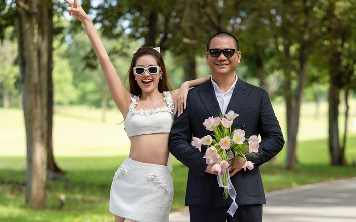 Hoa hậu Khánh Vân hoá cô dâu gợi cảm, tươi rói bên chồng sắp cưới Ảnh 2