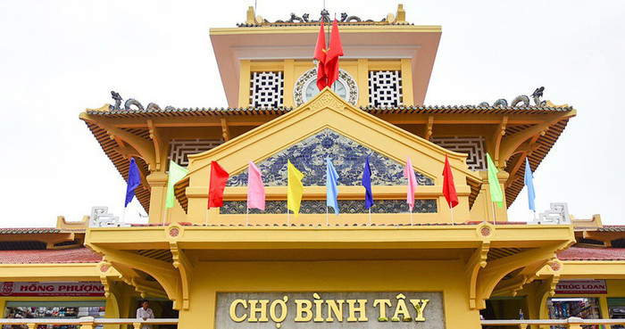 Chợ Bình Tây nổi tiếng Sài Gòn.
