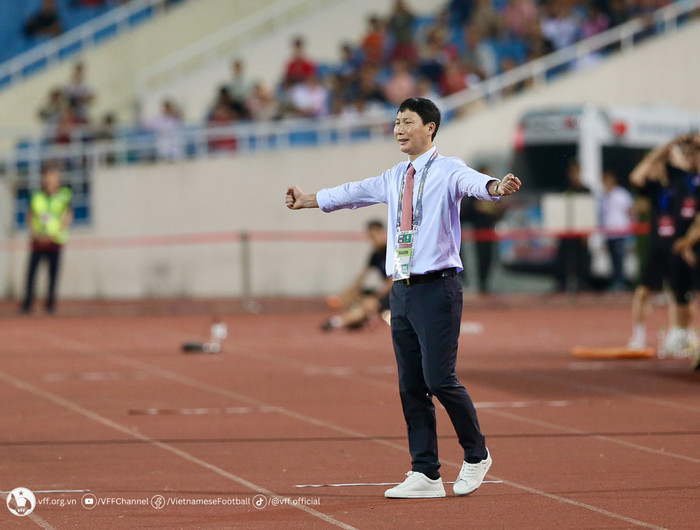 HLV Kim Sang Sik đang đứng trước cơ hội để giúp tuyển Việt Nam vô địch AFF Cup 2024. Ảnh: VFF