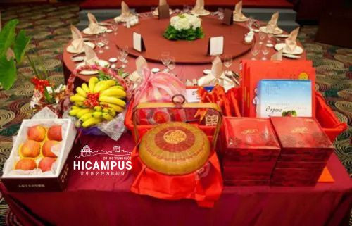 Một số sính lễ khác ngoài tiền. Ảnh minh hoạ