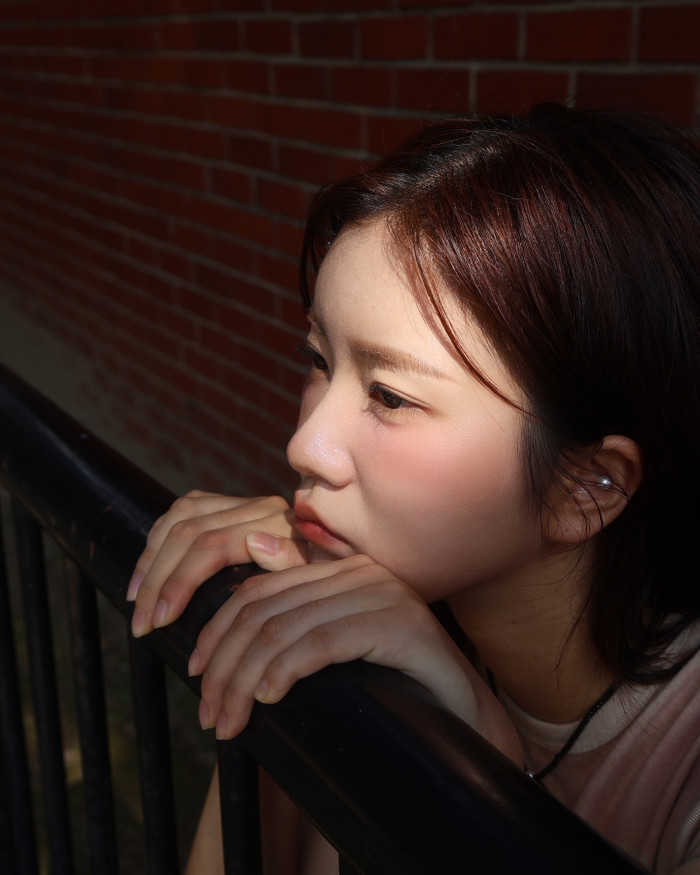 Cô nàng đến từ Hàn Quốc có gặp chút trở ngại trong việc ghép cặp với bạn nhảy nam nhưng cô nhanh chóng làm quen, vượt qua khó khăn ban đầu. 