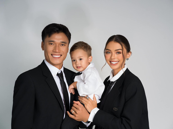 Gia đình thủ môn Bùi Tiến Dũng luôn đầy ắp tiếng cười và có nhiều khoảnh khắc đẹp được chia sẻ trên mạng xã hội. 