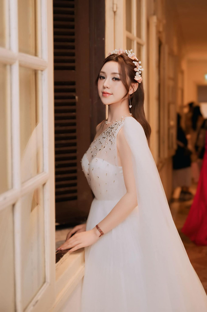 Quỳnh Kool là nữ diễn viên truyền hình quen mặt trên sóng giờ vàng đài VTV. 