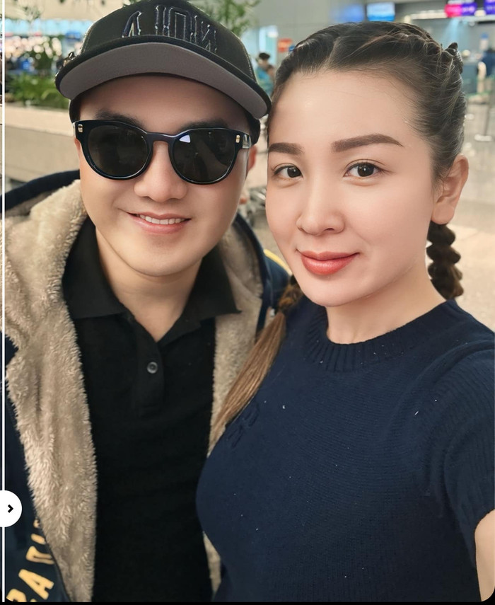 Ca sĩ Triệu Ái Vy cho biết cô tức tốc bay ra Đà Nẵng khi nghe tin chồng nhập viện. (Ảnh: FBNV)