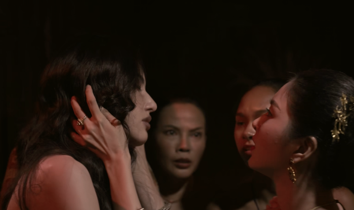 Mae Noi là người đã giúp Jinda cai nghiện.