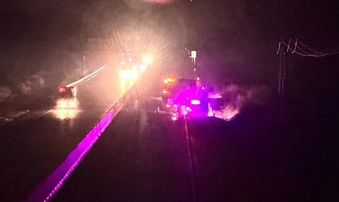 Hiện trường vụ tai nạn vào tối 25/11, trên cao tốc Phan Thiết - Dầu Giây. Ảnh: Người dân cung cấp.