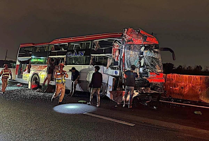 Tai nạn vào ngày 21/11 trên cao tốc Phan Thiết - Dầu Giây. Ảnh: (Phú Việt/Dân Trí)