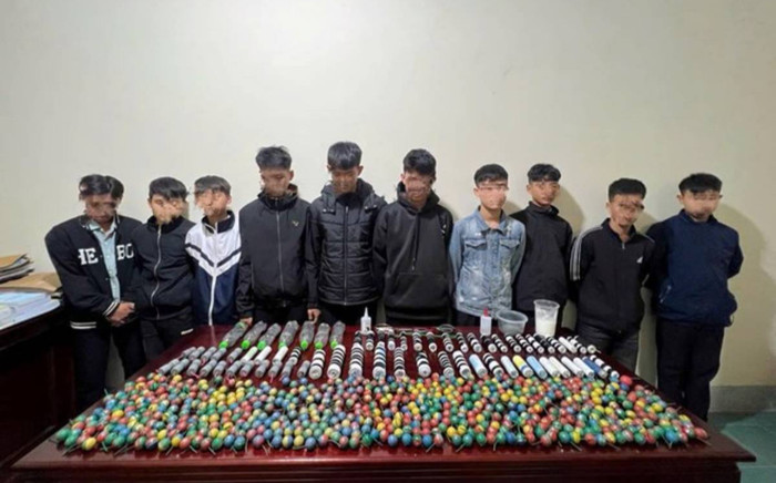 Nhóm học sinh tự chế 200 quả pháo nổ, từ việc mua nguyên liệu trên mạng Ảnh 2