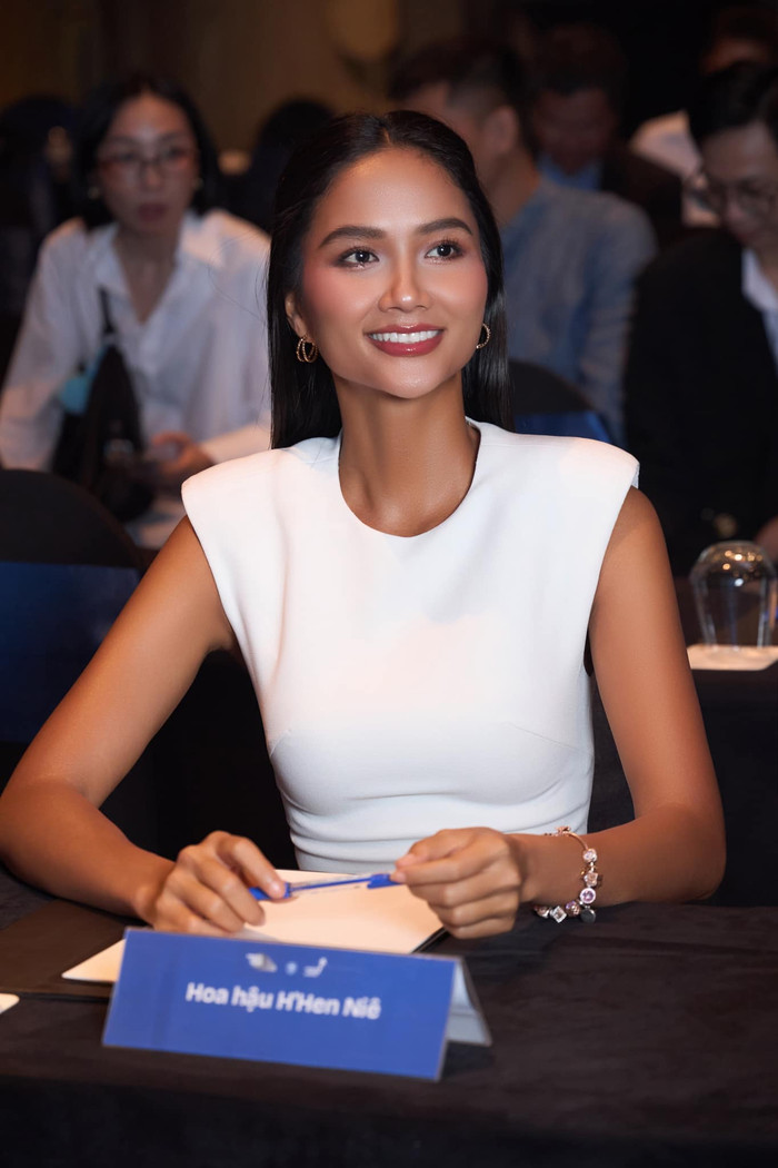 Hoa hậu H'Hen Niê trở thành đại sứ chiến dịch Thương hiệu dẫn dắt bền vững. 