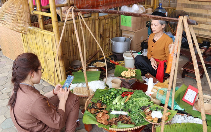 Lần đầu trải nghiệm 'phở số' tại Lễ hội văn hóa ẩm thực Hà Nội 2024 Ảnh 2