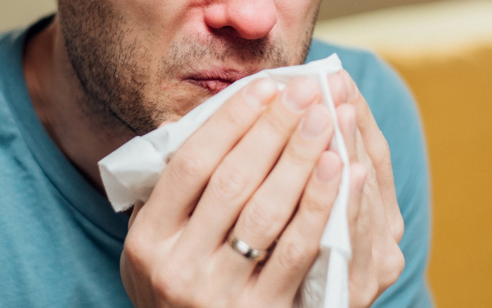 Hắt xì mãi không khỏi, người đàn ông đi khám bệnh thì phát hiện sự thật khó tin sau 20 năm Ảnh 2