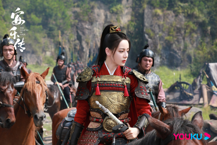 Tạo hình nữ tướng của Triệu Lệ Dĩnh và Địch Lệ Nhiệt Ba