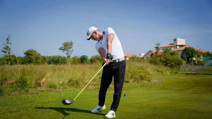 Siêu mẫu Bình Binh từng tạm chia tay nghệ thuật để chuyển sang kinh doanh golf. 