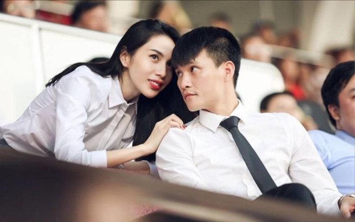 Ca sĩ Thủy Tiên từng bị xem là 'điềm dữ' khi đi cổ vũ cho Công Vinh mà đội nhà thua.