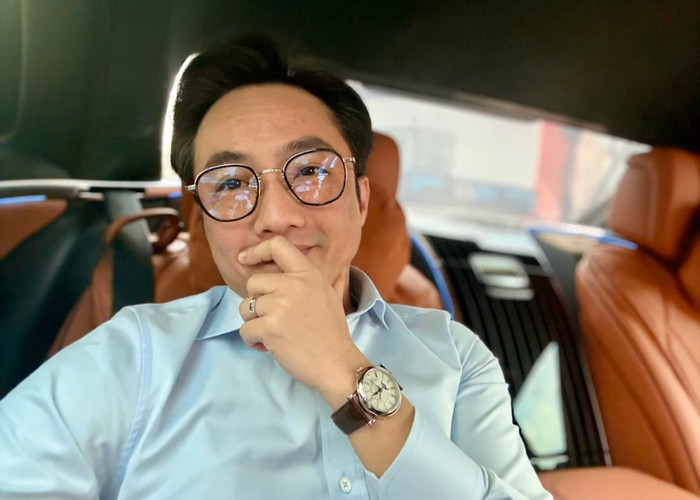 Cường Đô La được nhận xét là có phần trẻ trung, rạng rỡ hơn so với trước. 