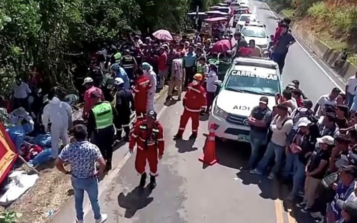 Xe chở 57 người lao xuống vực sâu, nạn nhân nhỏ nhất mới 2 tuổi Ảnh 2