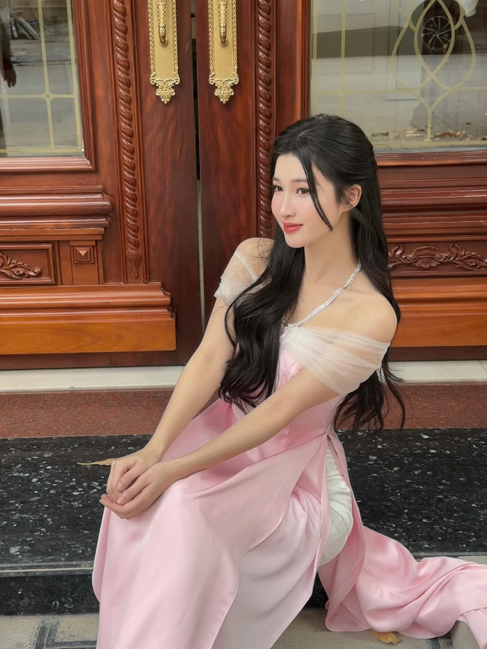 Á hậu Phương Nhi mất hút khỏi showbiz suốt nhiều tháng qua. (Ảnh: FBNV)