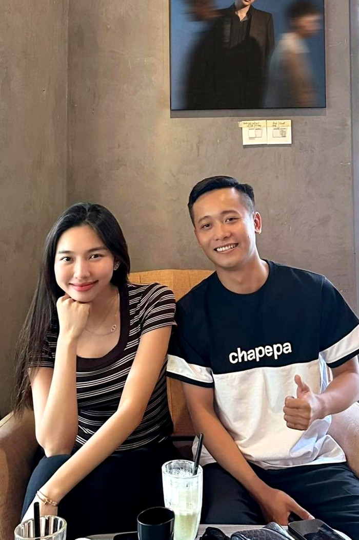 Cả 2 chơi cùng trong một nhóm bạn thân. Ảnh: FBNV