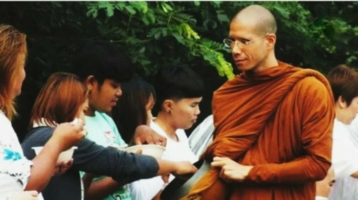 Người đàn ông từ chối số tiền thừa kế 5 tỷ đô để đi tu, sống ẩn trong rừng hơn 20 năm Ảnh 1