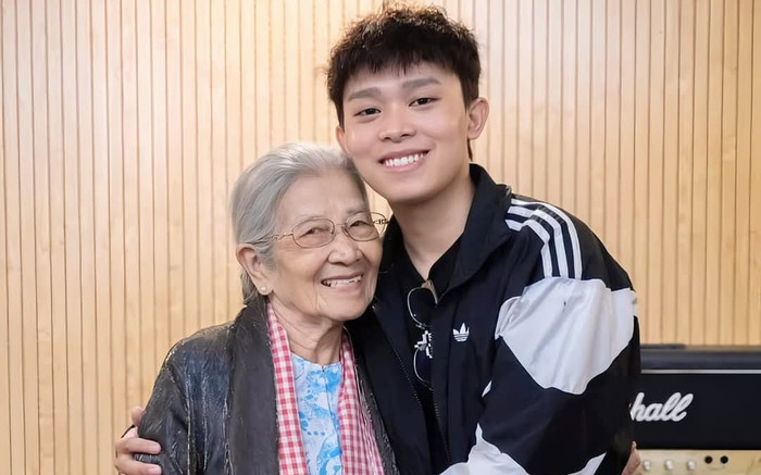 Gặp lại người bà đặc biệt sau 8 năm, Hồ Văn Cường lên tiếng khi bị nhận xét về diện mạo hiện tại Ảnh 2