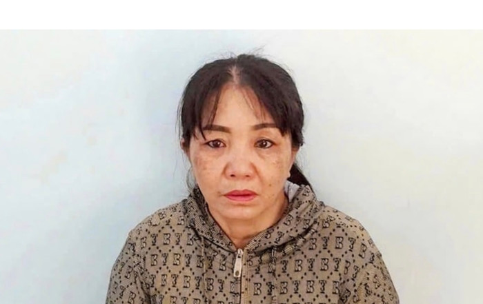 Bắt khẩn cấp người phụ nữ hành hạ bé gái tại Kiên Giang.