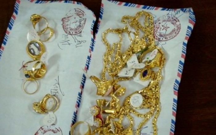 Đạo chích vứt cả lượng vàng vì nhầm là vàng giả Ảnh 2