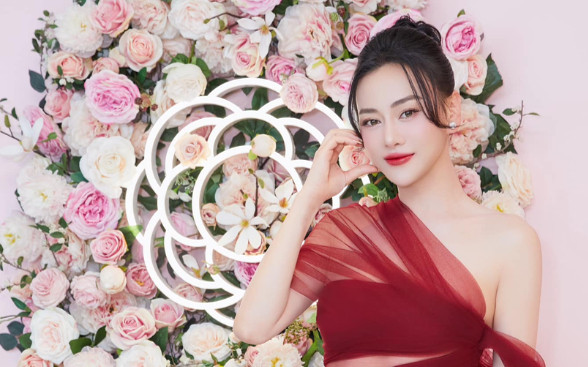 Phương Oanh diện váy xuyên thấu gợi cảm hết nấc, lấp ló cơ bụng sau lớp vải Ảnh 2