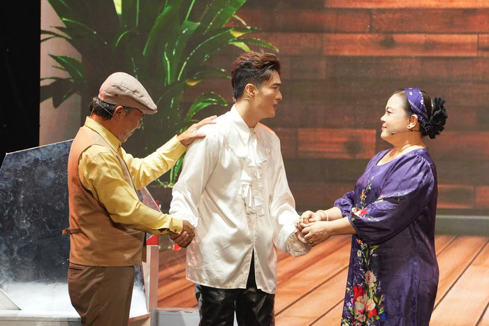 Bên cạnh Cát Tường, Phương Bình và Ngọc Lan cũng xuất hiện trong vở diễn, dìu dắt các diễn viên trẻ.