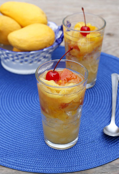 Chè dứa và trái cây.