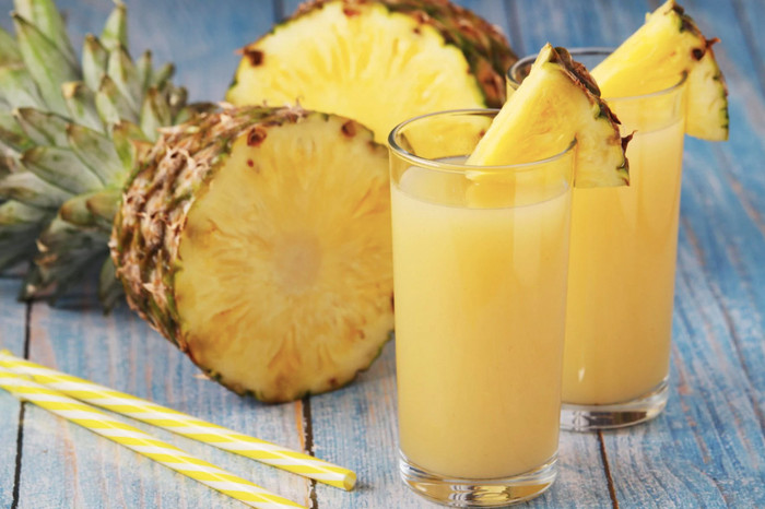 Dứa còn là nguồn cung cấp mangan dồi dào, rất quan trọng cho sức khỏe xương. Thêm vào đó, dứa rất giàu chất chống oxy hóa, bảo vệ tế bào khỏi các gốc tự do - các hợp chất hóa học có thể góp phần tăng nguy cơ bệnh ung thư và bệnh tim.