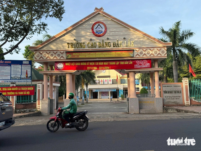 Ngôi trường nạn nhân đang theo học. Ảnh: Tuổi trẻ