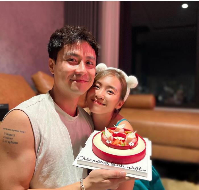 Động thái lạ của Khả Ngân khi nhắc về mối quan hệ với Thanh Sơn thu hút sự chú ý của cư dân mạng. 