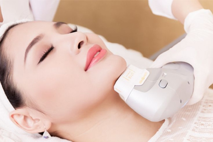Ultherapy một công nghệ nâng da không xâm lấn, sử dụng sóng siêu âm để kích thích sản xuất collagen và elastin.