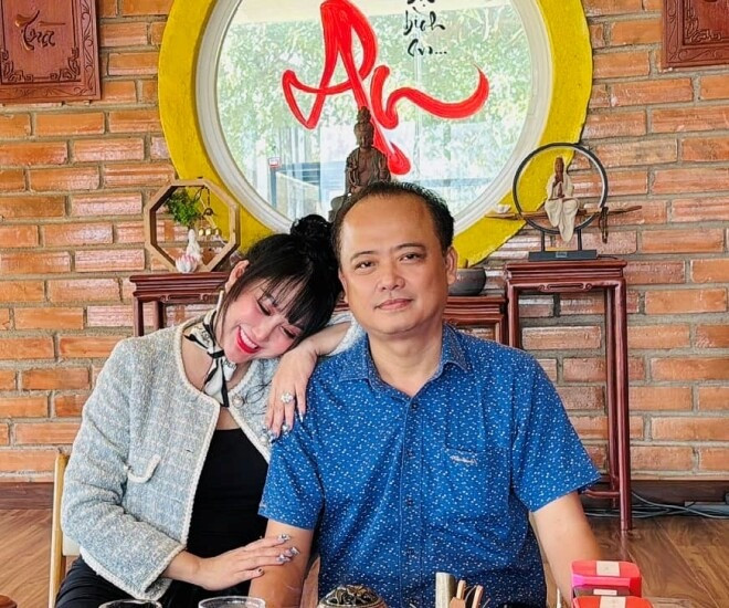 Phi Thanh Vân và bạn trai hạnh phúc trong chuyện tình yêu. (Ảnh FBNV)