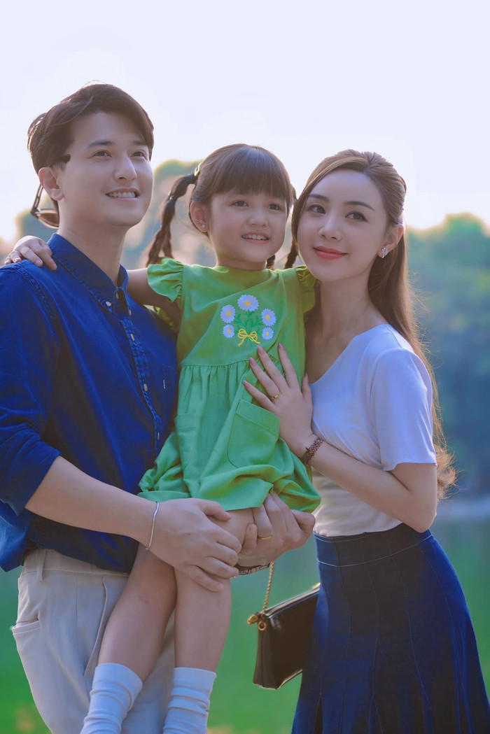 Quỳnh Kool vui vẻ đóng phim mới cùng Huỳnh Anh và bé Cherry An Nhiên. Ảnh: FBNV