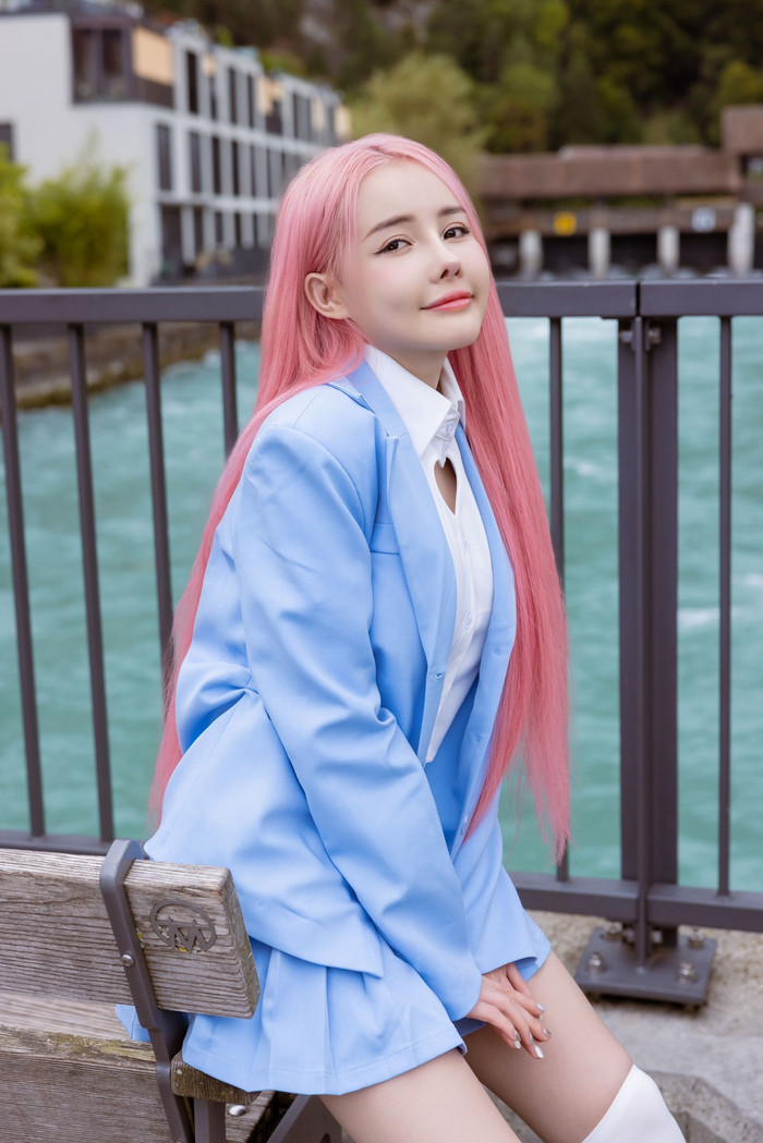 Ngân 98 không ngờ bản thân phải đối diện với biến chứng sau ca sửa mũi lần thứ 9. Ảnh: FBNV