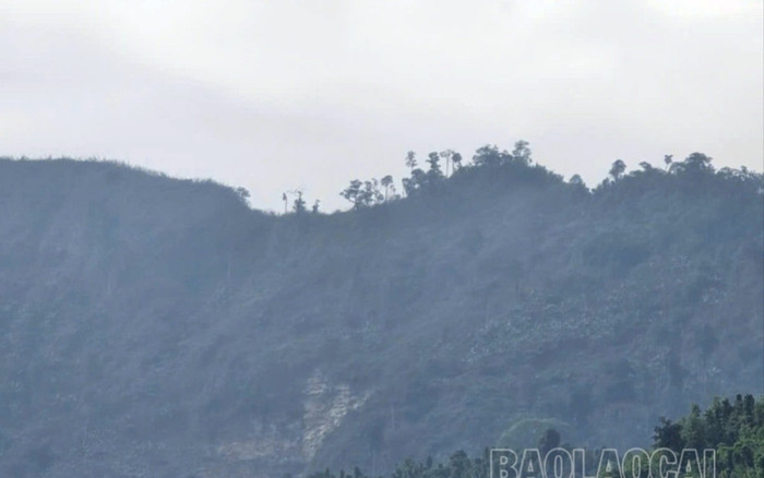 Làng Nủ bất ngờ có tiếng nổ lớn trên đỉnh núi Ảnh 2