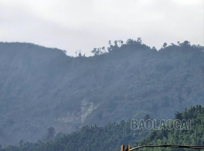 Nơi xuất hiện tiếng nổ lớn tại Làng Nủ. (Ảnh Báo Lào Cai).