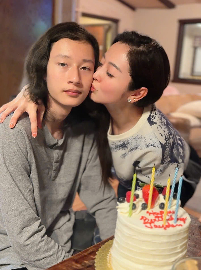 Jennifer Phạm luôn có mặt trong những sự kiện quan trọng của con. Ảnh: FBNV