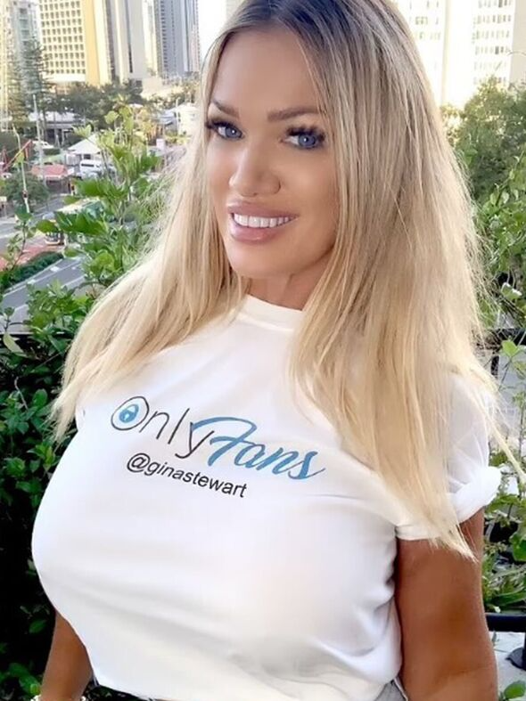 Gina Stewart luôn trẻ trung trong cách ăn diện lẫn cách trang điểm.&nbsp;