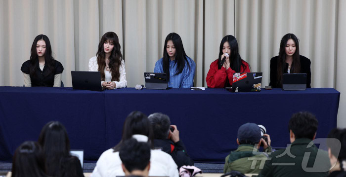 Tổn thất của HYBE sau khi NewJeans rời đi Ảnh 1