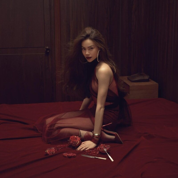 Hồ Ngọc Hà trong dự án âm nhạc Nhắm mắt, bật nhạc, tắt phone.